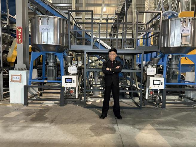 玮杰科技董事长陈一义表示，随着全球对再生能源和环境保护的关注日益增强，SRF具有很大的潜力。图／南宝提供
