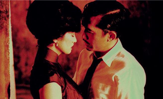 梁朝偉與鞏俐在片中有場長達35秒的激烈吻戲。（CATCHPLAY＋提供）