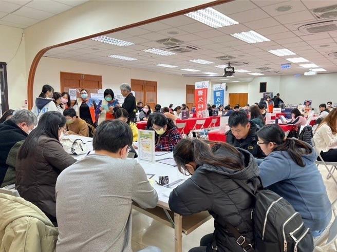 助待業婦女重返職場，桃竹苗7場徵才釋近萬職缺。（勞動力發展屬桃竹苗分署提供）