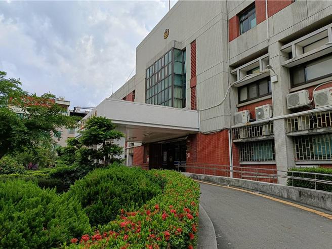 彰化一名30岁员警，疑涉嫌性侵女网友，彰化警方强调不避重不护短，从严侦办，全案侦讯后，依防害性自主罪，移送彰化地检署侦办。（叶静美摄）