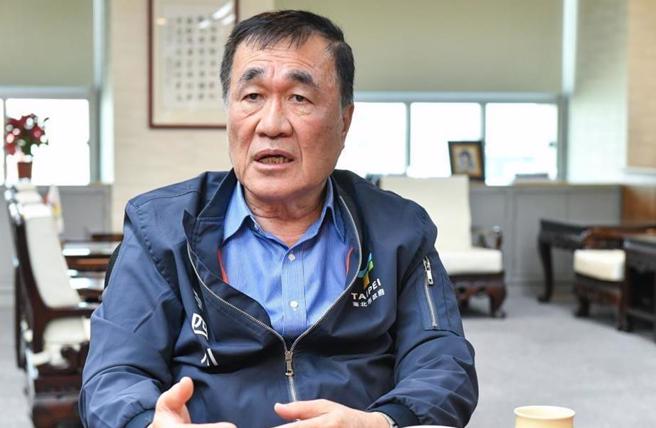 台北市副市長李四川（圖）30日下午，會同都發局、建管處、體育局等單位舉行跨局處會議，會中決議大巨蛋屬於體育場館，沒有「建築技術規則建築設計施工編」第127條規定的問題，應依「台北市大型群聚活動安全管理自治條例」規定辦理。（本報資料照片）