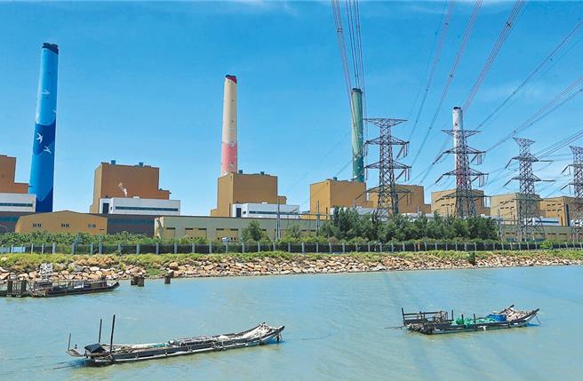七大工業國集團（G7）部長會議擬發表聯合聲明，寫入到2035年逐步淘汰煤電。圖為台中火力電廠。（本報資料照片）