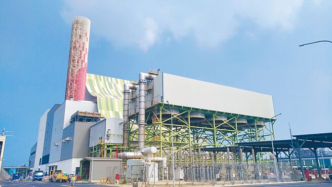 欣荣焚化炉双炉停炉整改，目前桃园市垃圾仅靠观音生质能中心去化，但每日仍有约700吨垃圾处理缺口。（环保局提供／蔡依珍桃园传真）