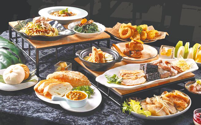 天成文旅繪日之丘「平日一泊二食」住房專案，房客可享用自助式消夜。（天成文旅提供）