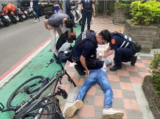 婦捧60萬面交！車手取完款交上手遭休假警認出   3人遭逮  