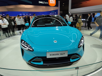 雷軍秀小米電動車「1驚奇性能」 央視主持人竟回：有點噁心