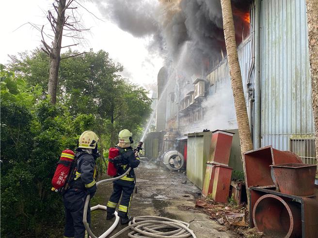 宜蘭縣三星鄉一家工廠今天上午發生火警。（民眾提供／李忠一宜蘭傳真）