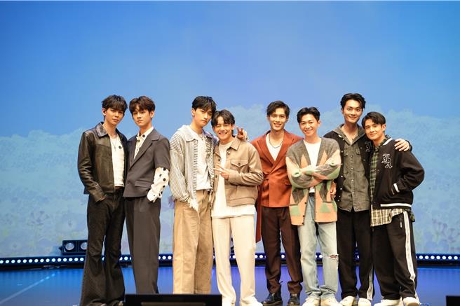 VBL系列8位男主角特别到日本酬谢粉丝。（三立提供）