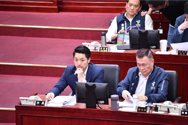 针对北士科招商会议，元大人寿的声明与北市府的会议记录大相径庭，台北市长蒋万安（前排左）也坦言「确实是有落差」，并会责成政风处深入调查相关疑点，若有调查结果就会完整公布。（台北市政府提供／丁上程台北传真）