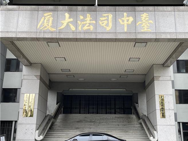 台中徐姓男子以衣架毆打兒子，還將兒子泡在塑膠箱裝的溫熱水中，導致孩子溺斃，徐男遭判刑16年。（資料照片）