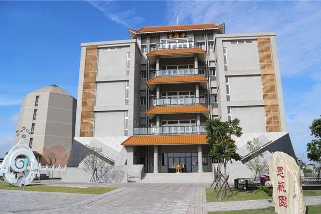 彰化县伸港乡公所2016年爆发第1公墓第3纳骨塔柜工程弊案。（资料照片／孙英哲彰化传真）