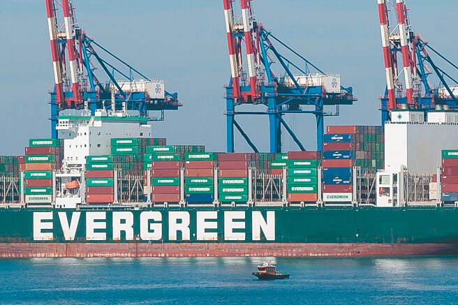 主计总处4月30日公布第1季经济成长率概估6.51％、创11季新高。图为台北港。（郭吉铨摄）