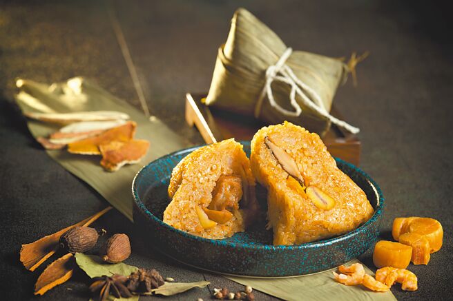 經典「潮州香粽」以鎮店老滷調味，連年賣破上萬顆，6入優惠價1288元。（潮品集潮州餐廳提供）