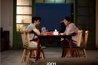 泰國富少愛上姊姊男友 裸身激吻「床上驚覺尷尬撞號」