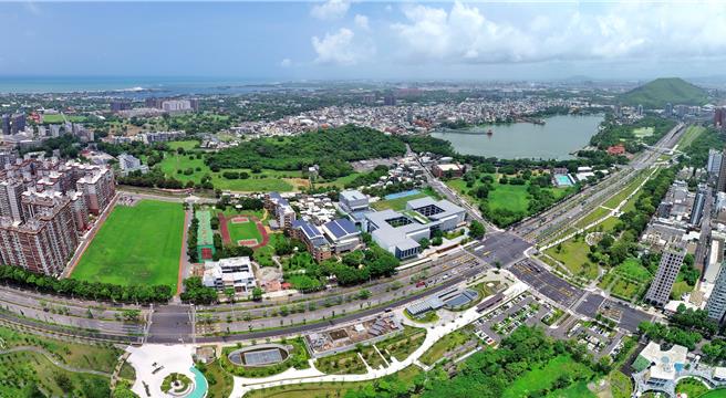 清華大學與陽明交通大學有意在高雄舊左營國中及蓮潭會館一帶設立分校，近日在地方引發討論。（讀者提供／洪浩軒高雄傳真）