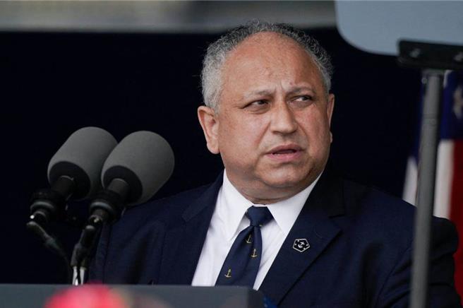 美国海军部长戴杜罗。（路透资料照）