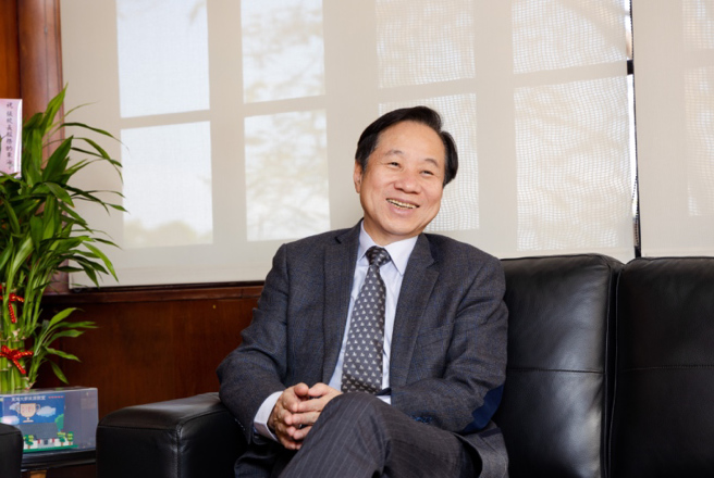 校长张国恩感性的说：「东海所做的不单单是满足USR的评分标准，而是用心的深耕USR，尽己所能的用心走每一步，持续帮助地球与社会更加美好。」(照片/东海大学提供)