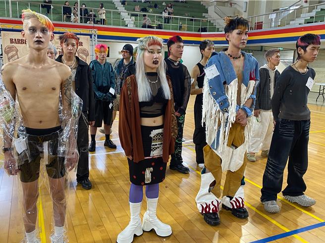 赛事模特儿除髮型创意十足，造型也很吸睛。（建国科大提供／孙英哲彰化传真）