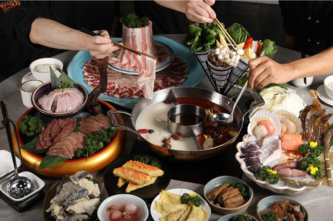 築間餐飲集團即日起至19日推母親節限定優惠，包括用餐88折、免費贈餐後甜點。（築間餐飲集團提供／朱世凱台北傳真）