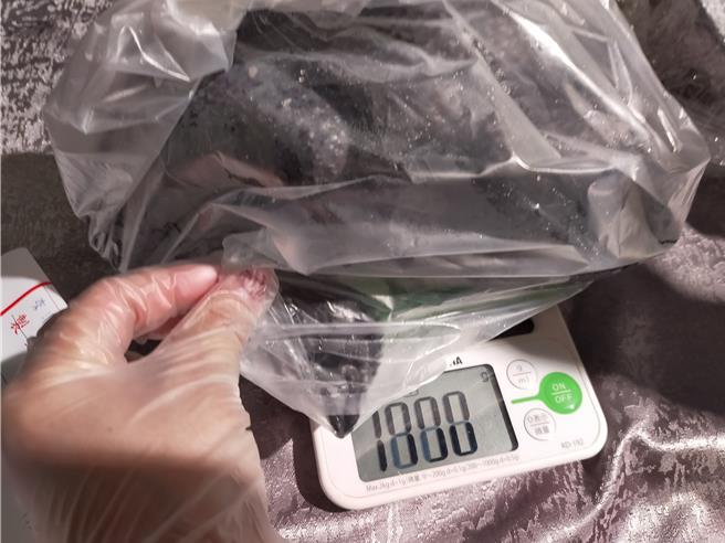 台北市卫生局抽验新东南海鲜餐厅松山馆乌骨鸡，验出「三甲氧芐氨嘧啶」高于标准。（台北市卫生局提供／刘玮晴台北传真）