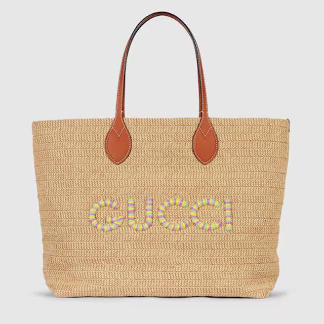 GUCCI夏日草編手提袋，7萬1800元。（GUCCI提供）