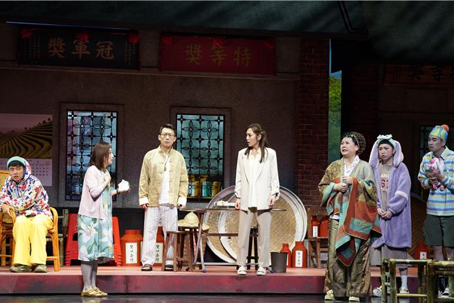 《把我娶回家》彩排照。（春河劇團提供）