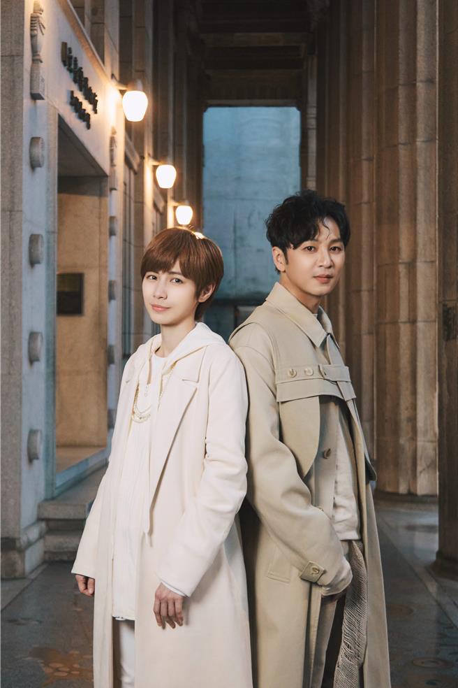 魏嘉瑩特別邀請Energy成員書偉合作對唱。（相映音樂提供）