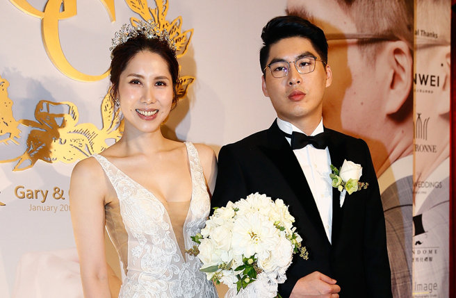 余苑绮和老公Gary在2019年补办婚宴。（图／中时资料照片）