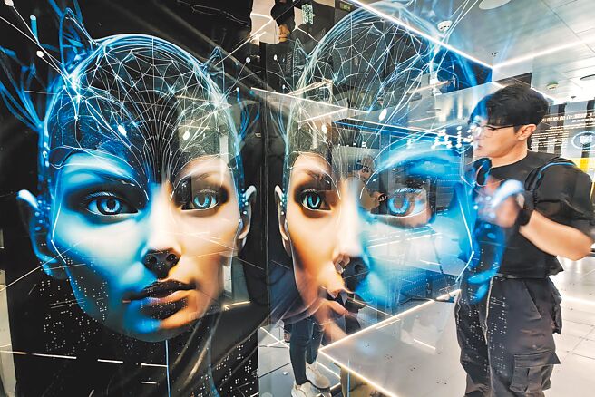 8家美国报纸4月30日控告OpenAI和微软，指控这两家科技公司在未经许可或未付费的情况下窃取新闻文章来训练聊天机器人。图为大陆首个沉浸式人工智慧体验项目「AI之梦」。（中新社）