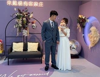 超好拍結婚登記背板在楊梅 打造紫色浪漫氛圍