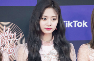 台粉包卡车呛JYP第一例！轰狗屎「霸凌未成年」子瑜首发文