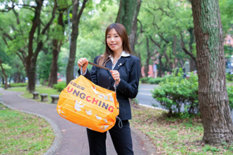 永慶房屋母親節期間預約賞屋 贈超實用「Mom的多重宇宙摺疊袋」