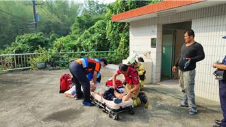 男子陰廟如廁突昏死 救護員打骨針救命
