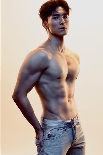 張瀚元脫了！一週健身6天身材超誘人 參加健美比賽自信90分