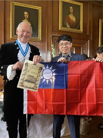 台南果醬男孩再獲世界冠軍 「墨綠」新果醬蟬聯英國大賽金獎