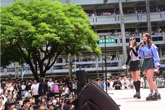 襄爆！高中校慶2啦啦隊女神降臨 學生嗨翻：超幸福