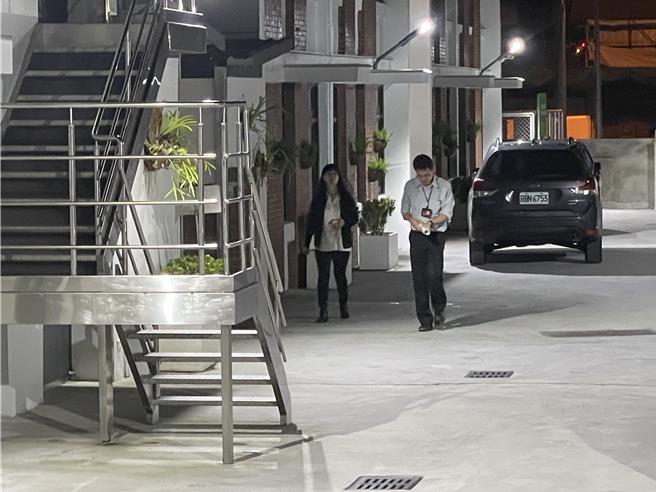 台中地檢署偵辦台中市刑大前大隊長林明佐涉洩密案，由中檢黑金組檢察官漏夜偵訊。（王煌忠攝）