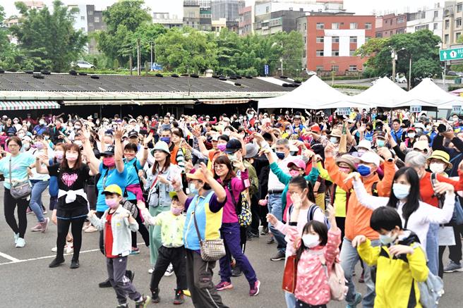 今年報名踴躍，網路報名加開300名，歡迎更多市民朋友出來健走。（林口區公所提供資料照）