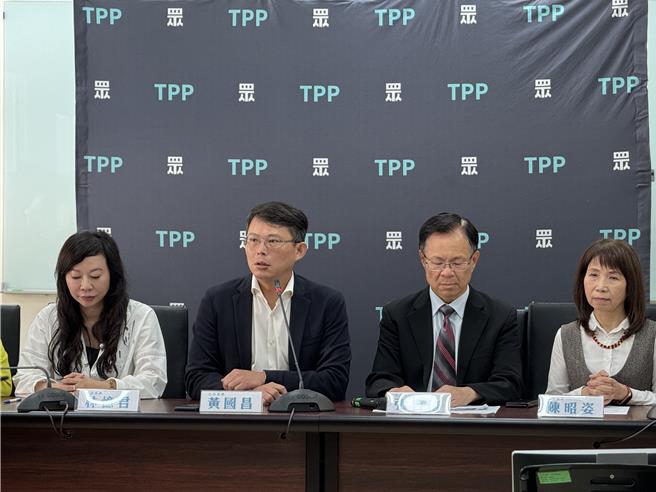 民眾黨今（3）召開記者會，說明院會討論事項表決立場。（李奇叡攝）