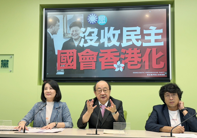 《電業法》修正案逕付二讀綠轟多數暴力，圖為民進黨團（姚志平攝）