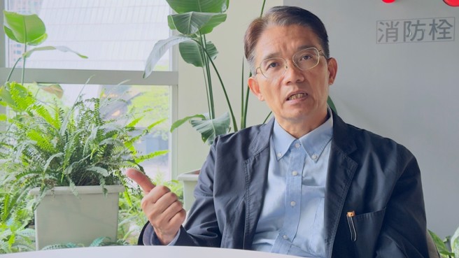 新北市政府秘书长邱敬斌说明北臺区域发展合作平台的成立缘起，及跨县市「幸福保卫站」的推动成果。（图/中时吕健豪摄）