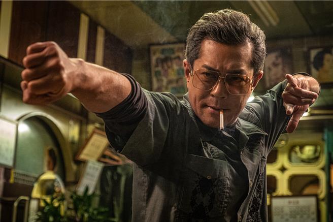 古天乐在《九龙城寨之围城》中饰演龙卷风。（华映娱乐提供）