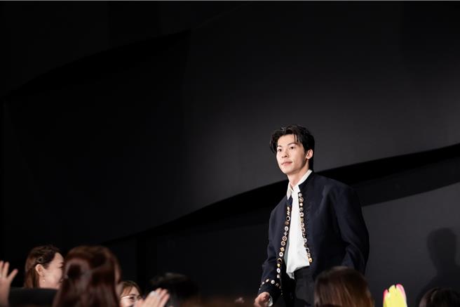 许光汉这次带着作品《青春18x2 通往有你的旅程》于日本出道。（翻滚吧男孩提供）