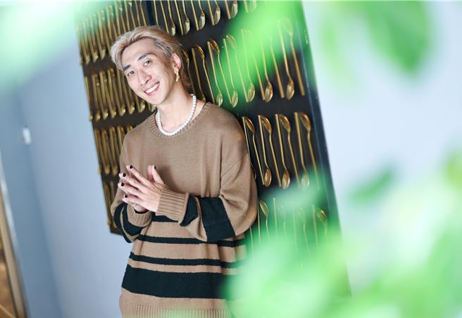 張懷顥個性樂觀，歷經低潮後再次站穩腳步不被大環境打敗。（陳俊吉攝）