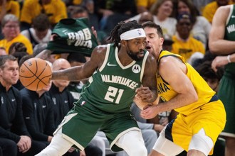 NBA》輸球還鬧事！貝弗利兩度用球砸球迷 賽後拒訪更瞎