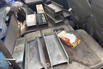 慣竊罔顧用路人安全 竟偷國道橋下道路護欄