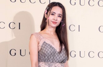 蔡依林0偽裝現身地鐵站 下身超狂穿搭網笑：會被媽媽關心