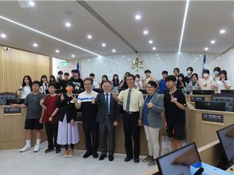 金門地院推廣國民法官制度 邀高中生穿法袍體驗訴訟程序