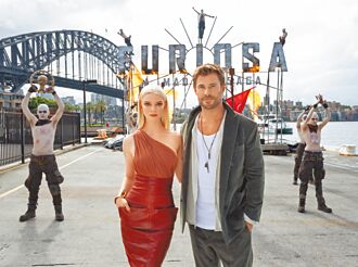 安雅剃髮扮車神 漢斯沃愛台灣珍奶