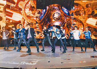 五月天香江起舞 現跳Energy新歌